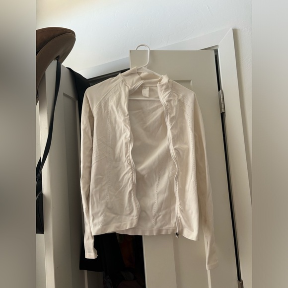 Fabletics Trinity Performance Jacket Size Small - Picture 2 of 4